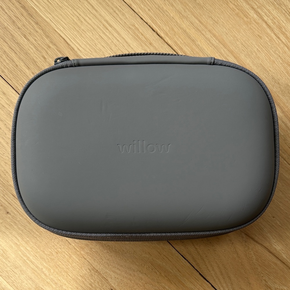 Willow Go Carrying Case only. Grey.